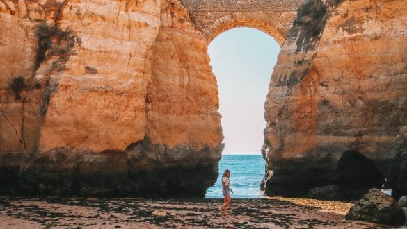 Praia dos Estudantes roman style bridge