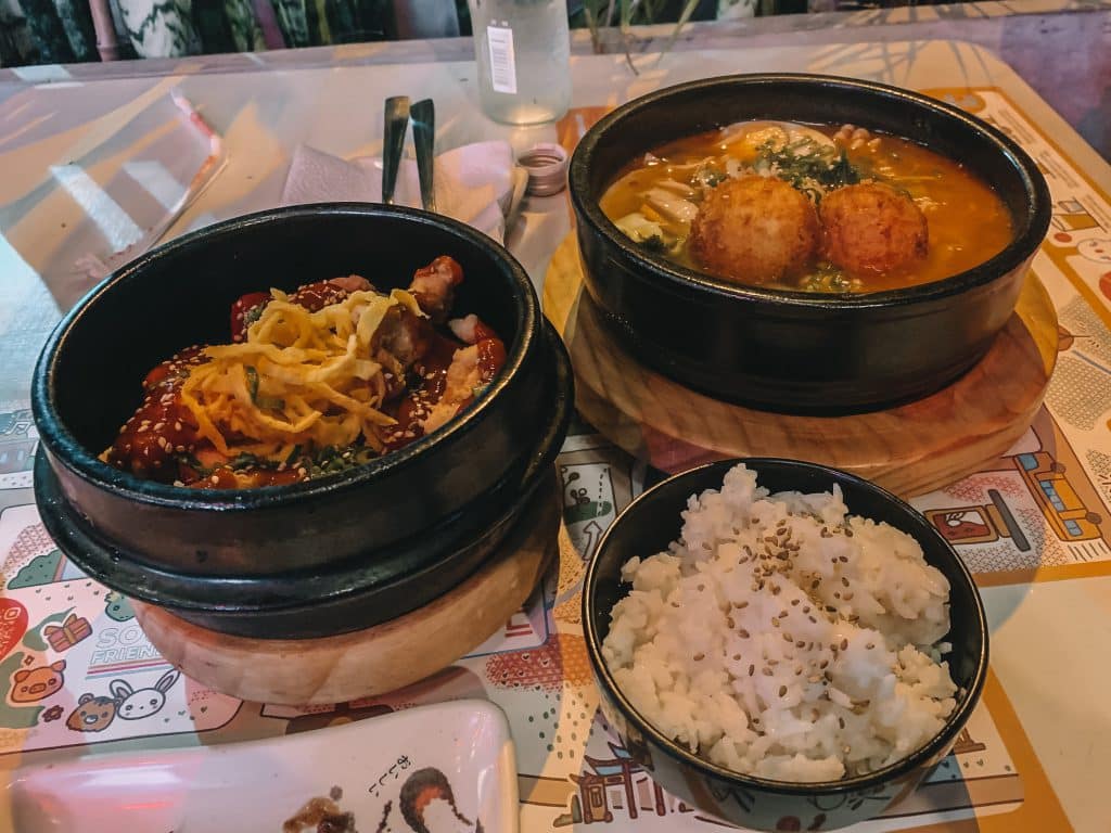Eten bij Soul Korean Street food Medellín