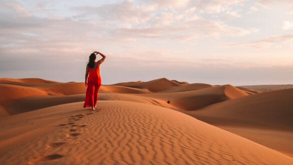 Wandelen door de duinen Oman