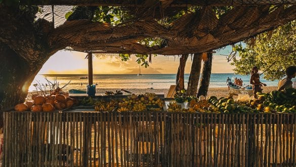 Beau Vallon Beach Mahe Fruitkraam