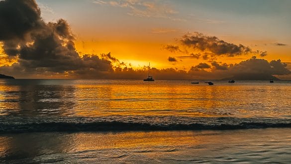 Zonsondergang Beau Vallon Beach